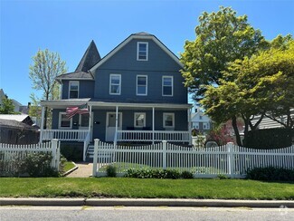 Building Photo - 11 Walnut Pl