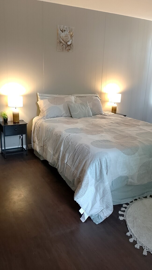 Building Photo - 939 Duke St