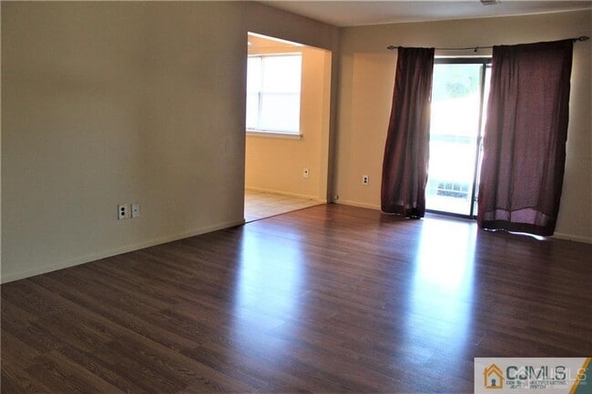 Foto del edificio - 604 Sharon Garden Ct