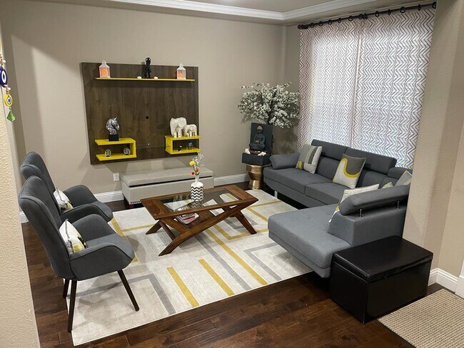 Foto del edificio - 3804 Ozark Dr