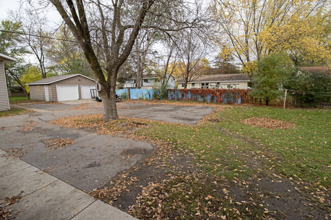 Building Photo - 1117 13th St S