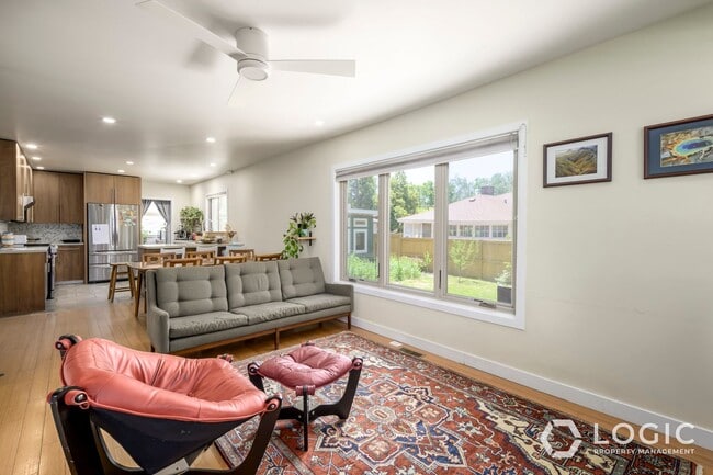 Building Photo - Beautiful Home in Excellent Location!