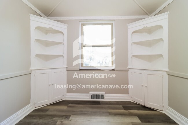 Building Photo - 14350 Rutherford St