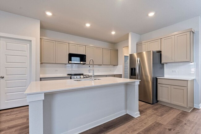 Foto del edificio - Brand-New 5-Bedroom Retreat with Open Living and Resort-Style Amenities in Georgetown’s Premier C...