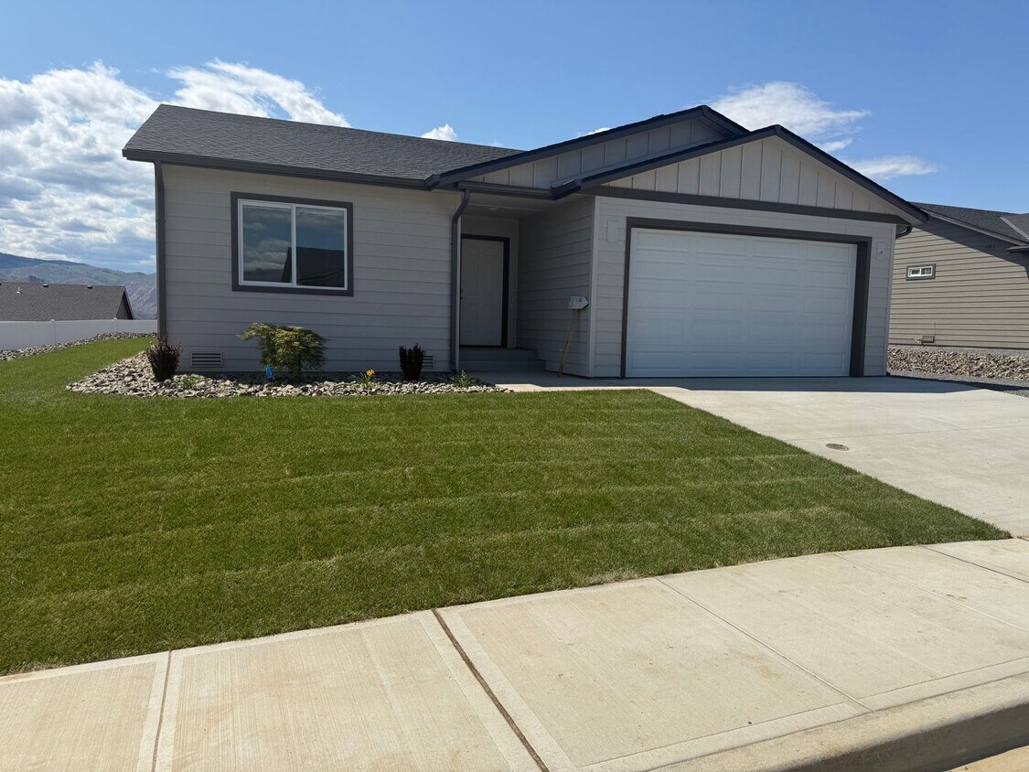 Primary Photo - New Construction 3 bed, 2 bath!
