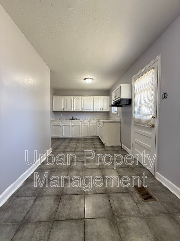 Foto del edificio - 5056 Stacey Rd