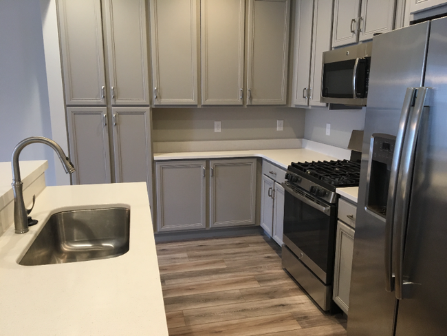 Foto del edificio - 1054 W Narrows Ln