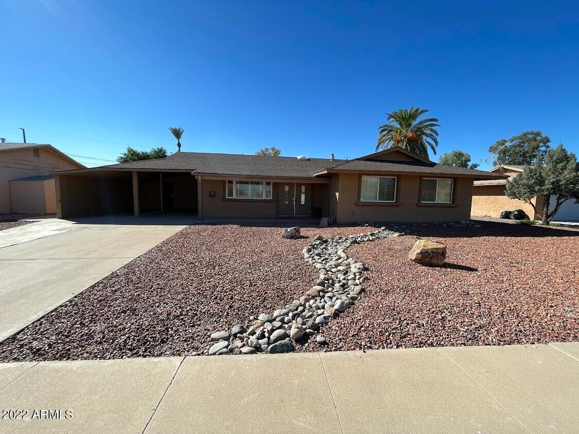 12214 N Thunderbird Rd, Sun City, AZ 85351 House Rental in Sun City