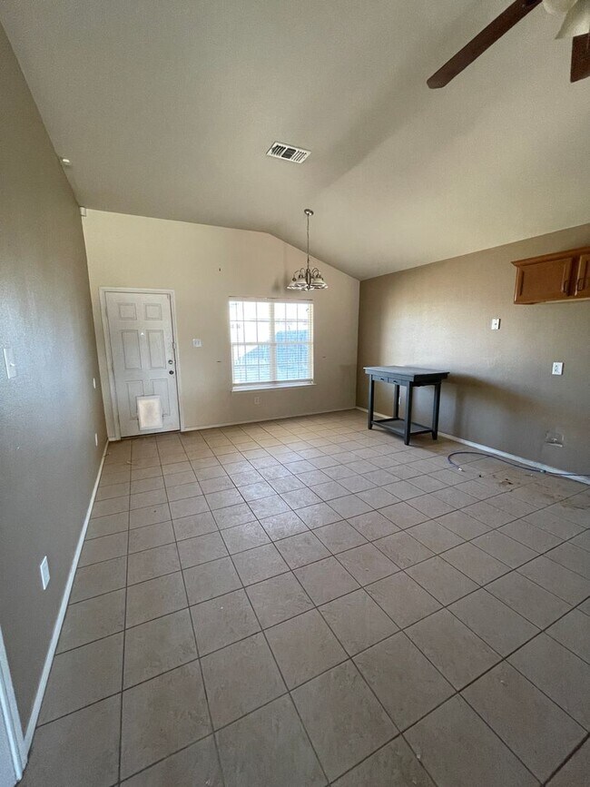 Building Photo - Frenship ISD 3/2 Move in Ready!