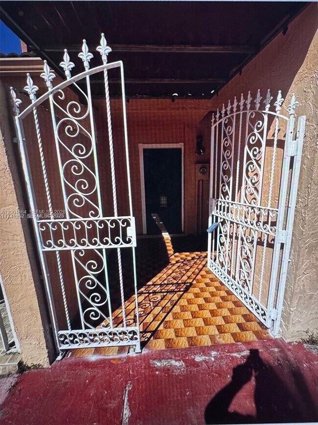 Foto del edificio - 4372 W 11th Ln