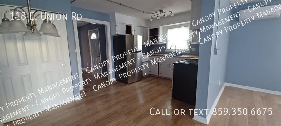 Foto principal - 118 E Union Rd