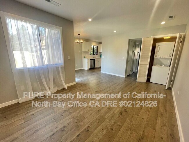 Foto del edificio - 210 Park Pl Dr