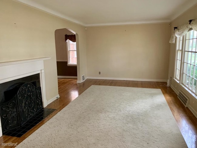 Building Photo - 3 br, 1.5 bath House - 3881 Silsby Rd