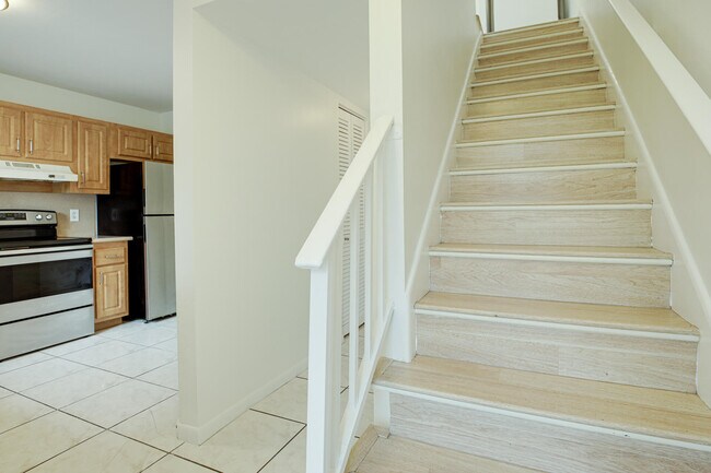 Building Photo - 4376 Fountains Dr