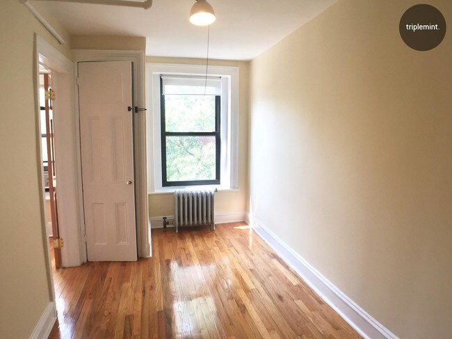 Building Photo - 85 Saint James Place