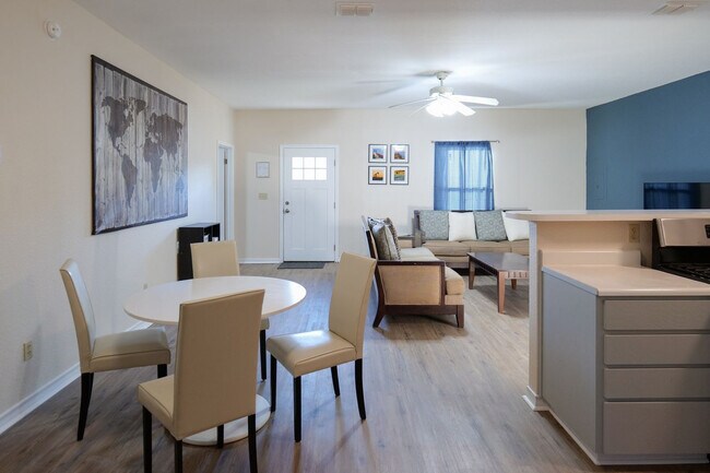 Building Photo - 10201 Shane Dr
