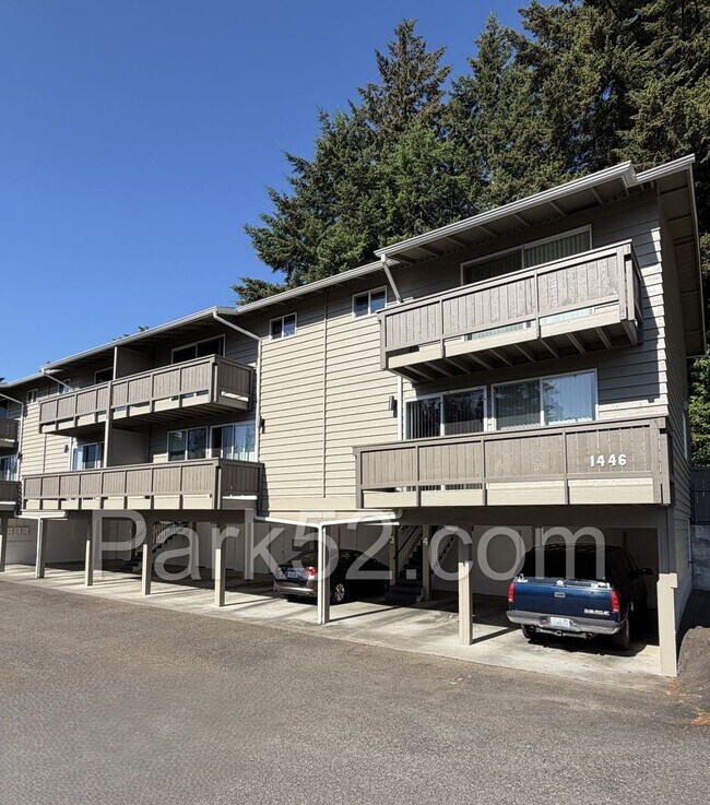 Building Photo - 1446 Rainier Dr