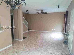 Foto del edificio - 18102 Paradise Point Dr