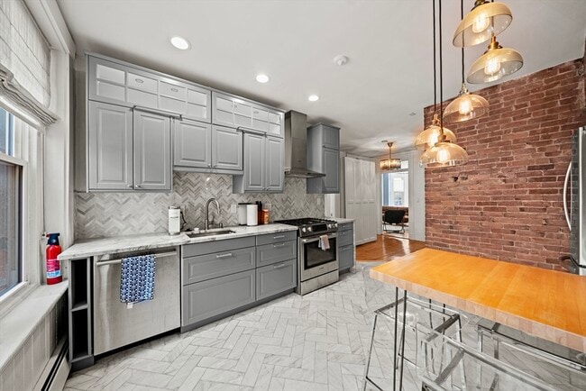 Building Photo - 19 Cortes St