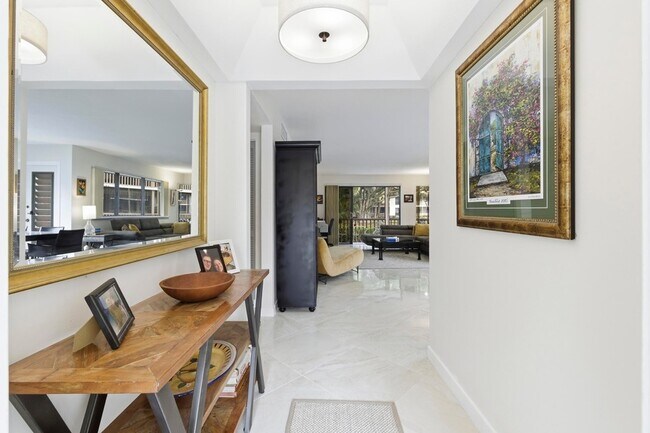 Foto del edificio - 137 Brackenwood Rd