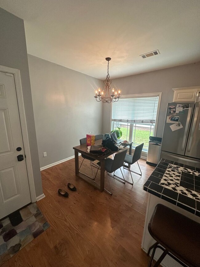 Building Photo - 2BD/2.5BA Home Located in Harbor Town!