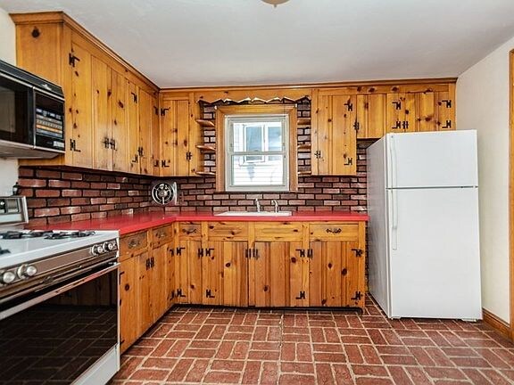 Foto del edificio - 23 Winthrop Rd