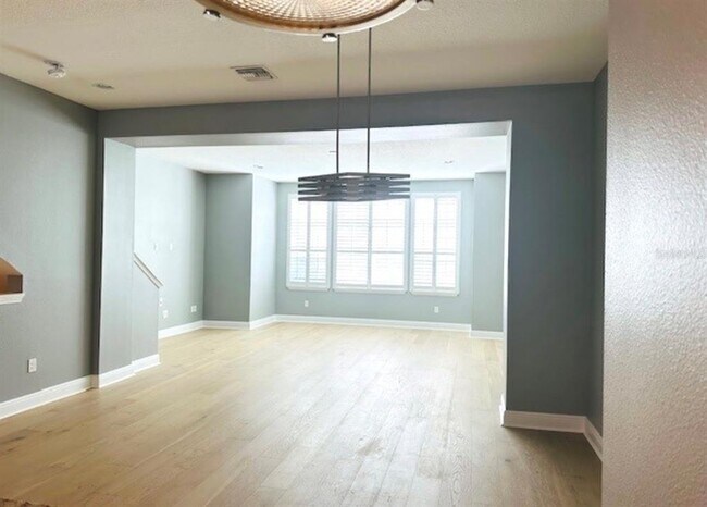 Building Photo - 115 N Arrawana Ave