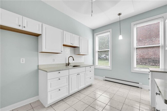 Building Photo - 38 Belden St