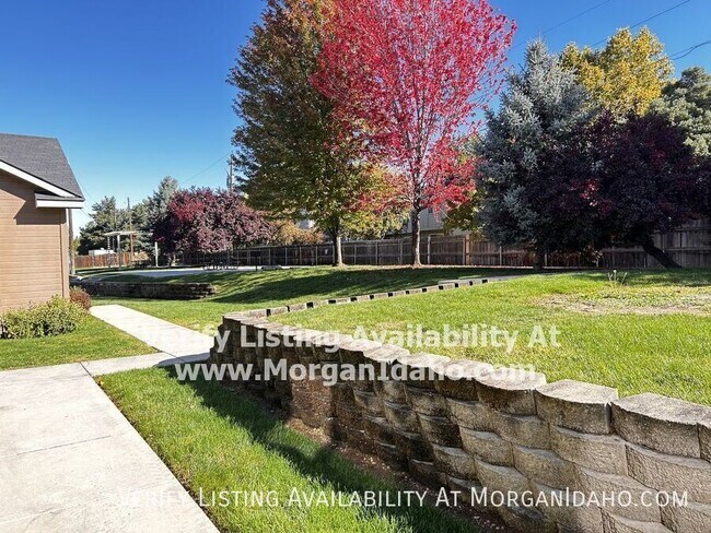 Foto del edificio - 6639 W Morris Hill Ln