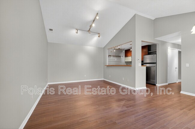 Foto del edificio - 1737 E 56th St