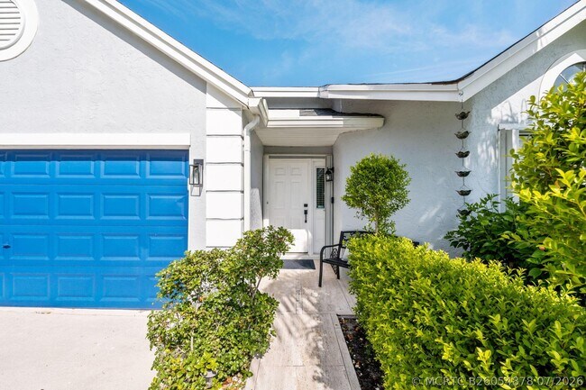 Foto del edificio - 1599 Bayridge Pl