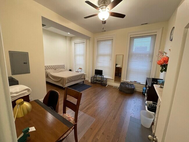 Foto del edificio - 1624 N LaSalle Dr