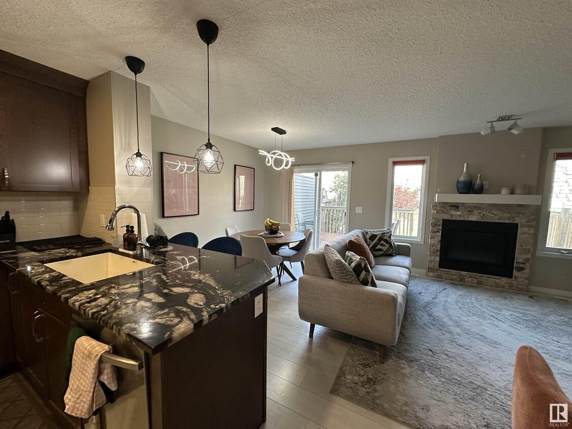 Primary Photo - 903 Ebbers Cres NW
