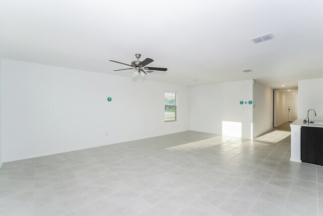 Building Photo - 8413 High Robin Ave