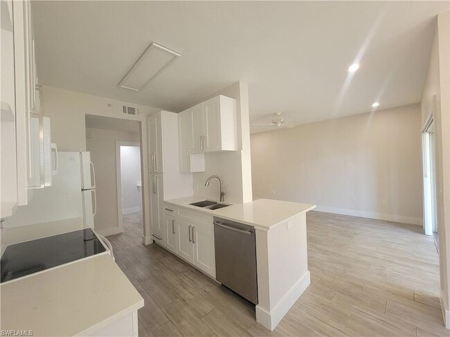 Foto del edificio - 7950 Preserve Cir