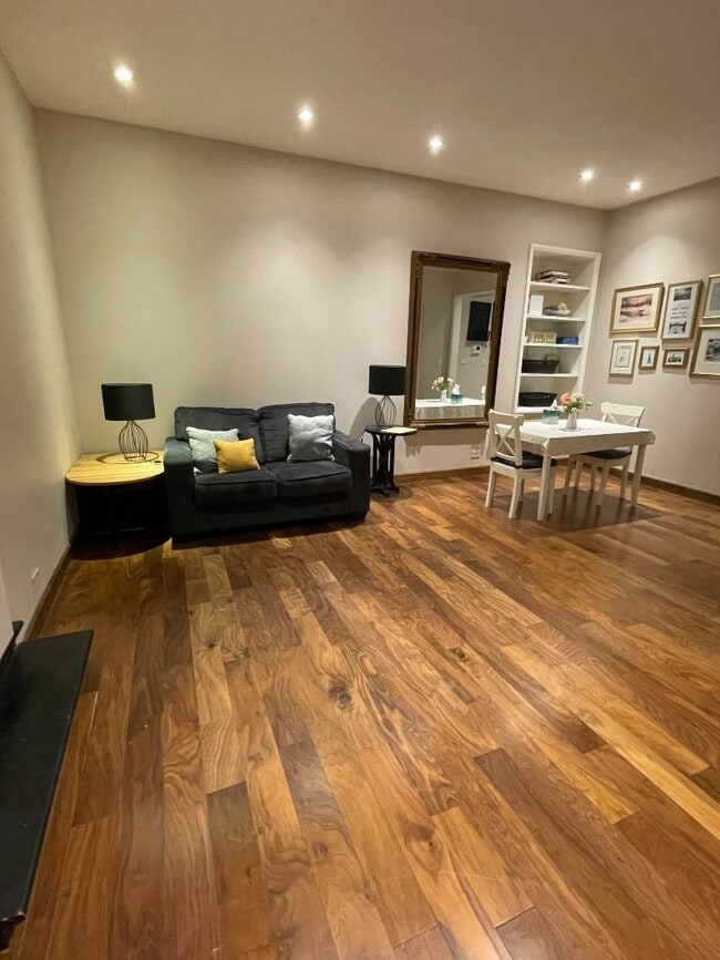 Building Photo - 0 bedroom in New York NY 10022