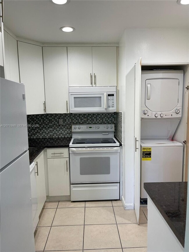 Building Photo - 6821 SW 129th Ave