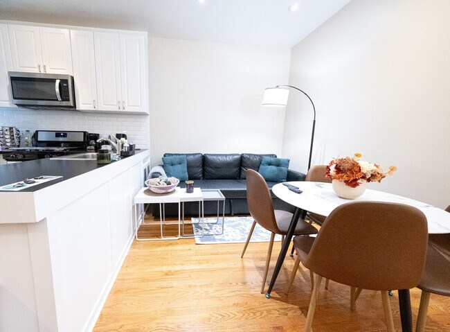 Foto del edificio - 230 W 113th St