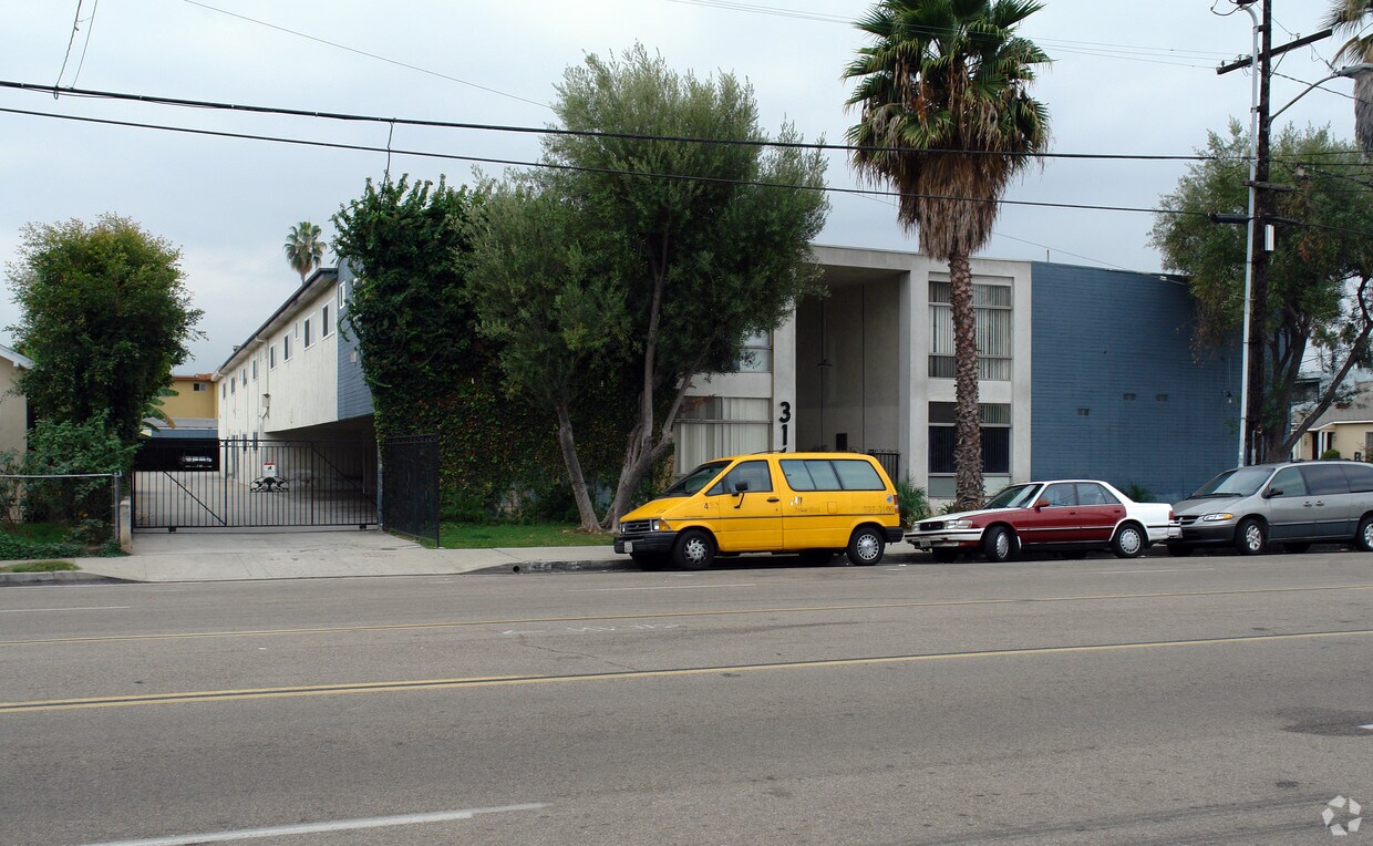 Primary Photo - 316 W Regent St