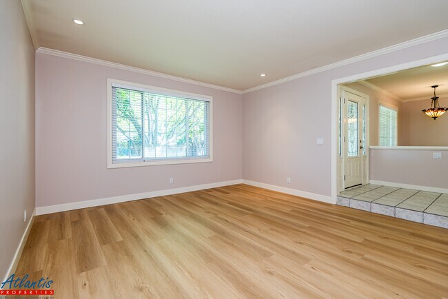 Foto del edificio - 978 Glenridge Dr