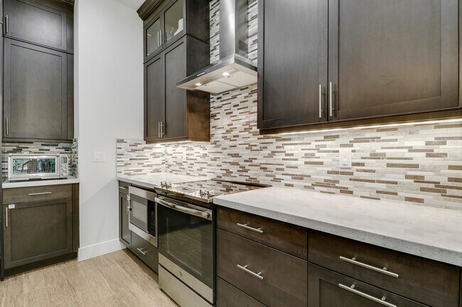 Foto del edificio - 4833 Pointe Midtown Rd