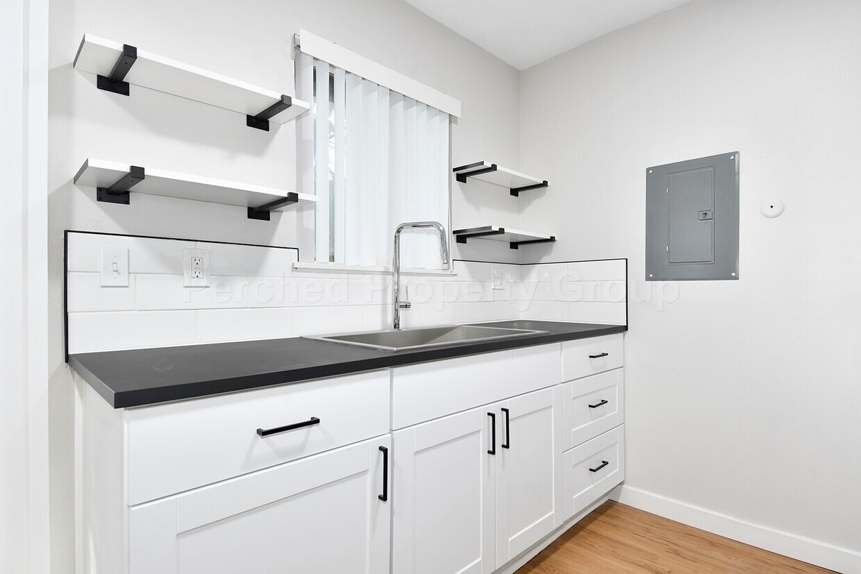 Foto principal - 15533 NE Glisan St