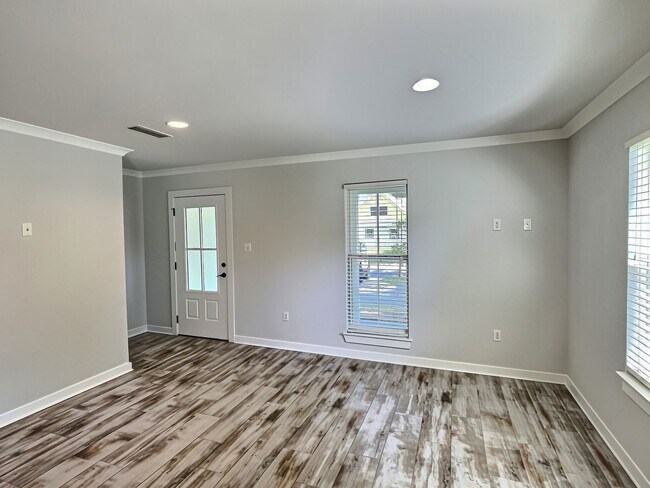Foto del edificio - 3/2 Coastal Cottage in Golf Cart District | Ocean Springs School District