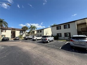 Building Photo - 706 115th Ave N