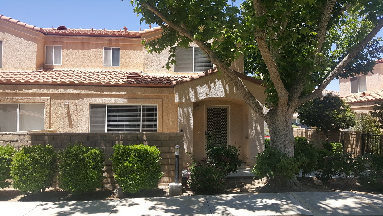 Primary Photo - 43467 30th St W