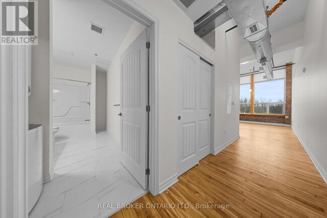 Photo du bâtiment - 150 Mill St