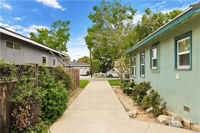 Photo - 4/Bed, 4/Bath Home with Parking, Washer/ Dryer and Spa, Close to Chapman University/ Orange Circle