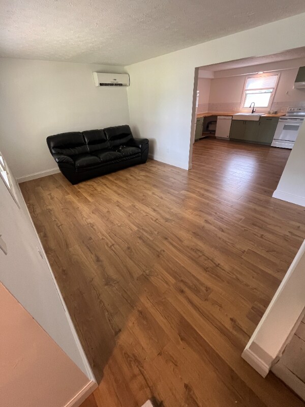 Foto del edificio - 2576 Ocelot St NE