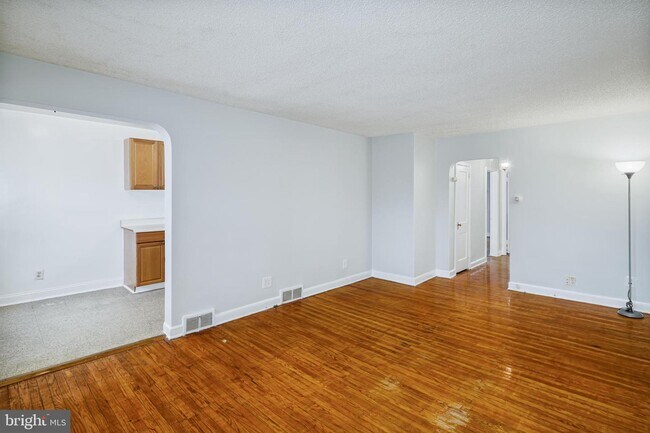 Building Photo - 7300 Brentwood Rd