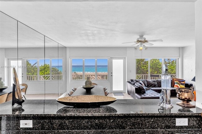 Building Photo - 4144 El Mar Dr